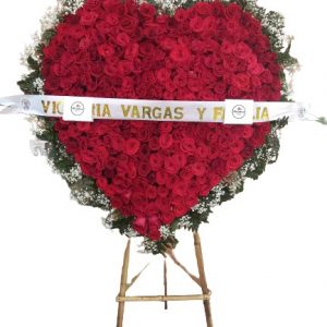 corona en tripode motivo corazón